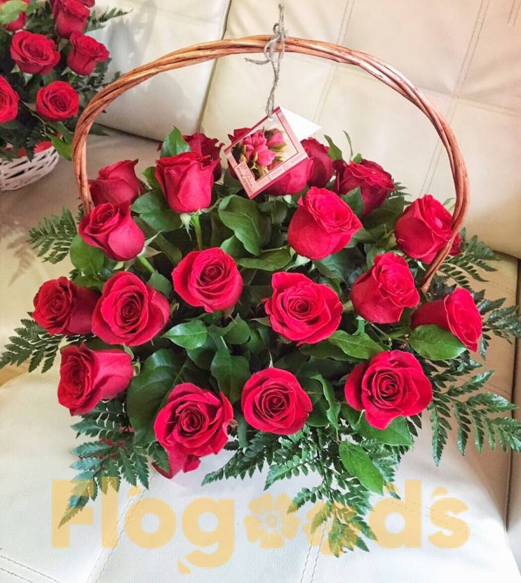 Корзина «Донна роза» за 12 333 руб.